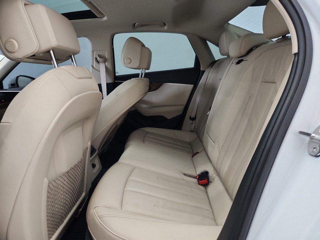 Used 2023 Audi A4 2.0T Premium w/ Convenience Package image 34