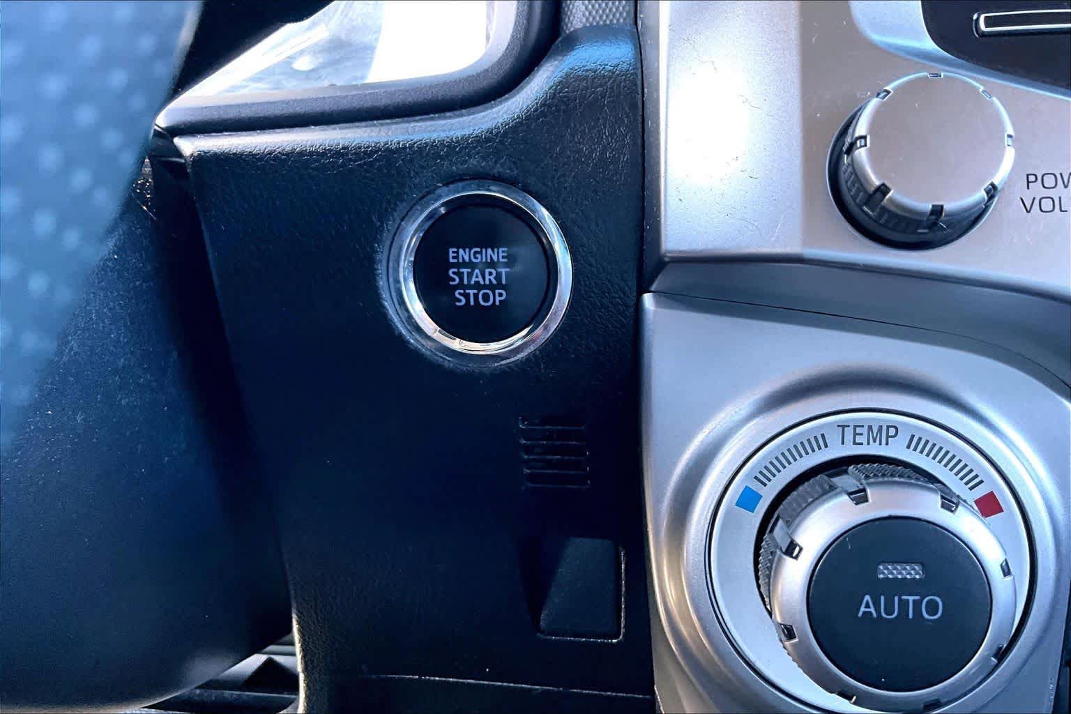 Used 2020 Toyota 4Runner Limited AWD/4WD image 35