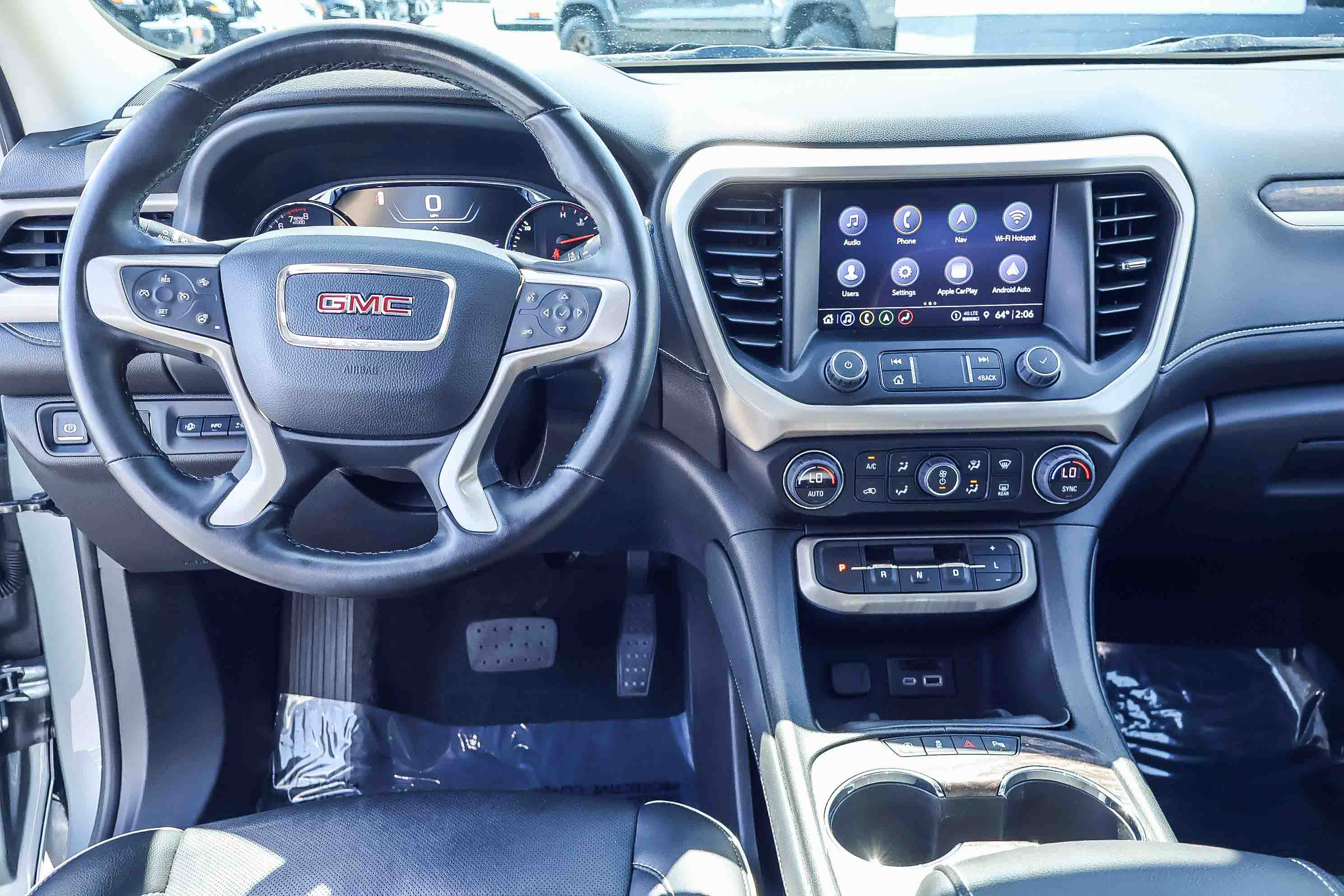 Used 2023 GMC Acadia Denali w/ Denali Ultimate Package image 3