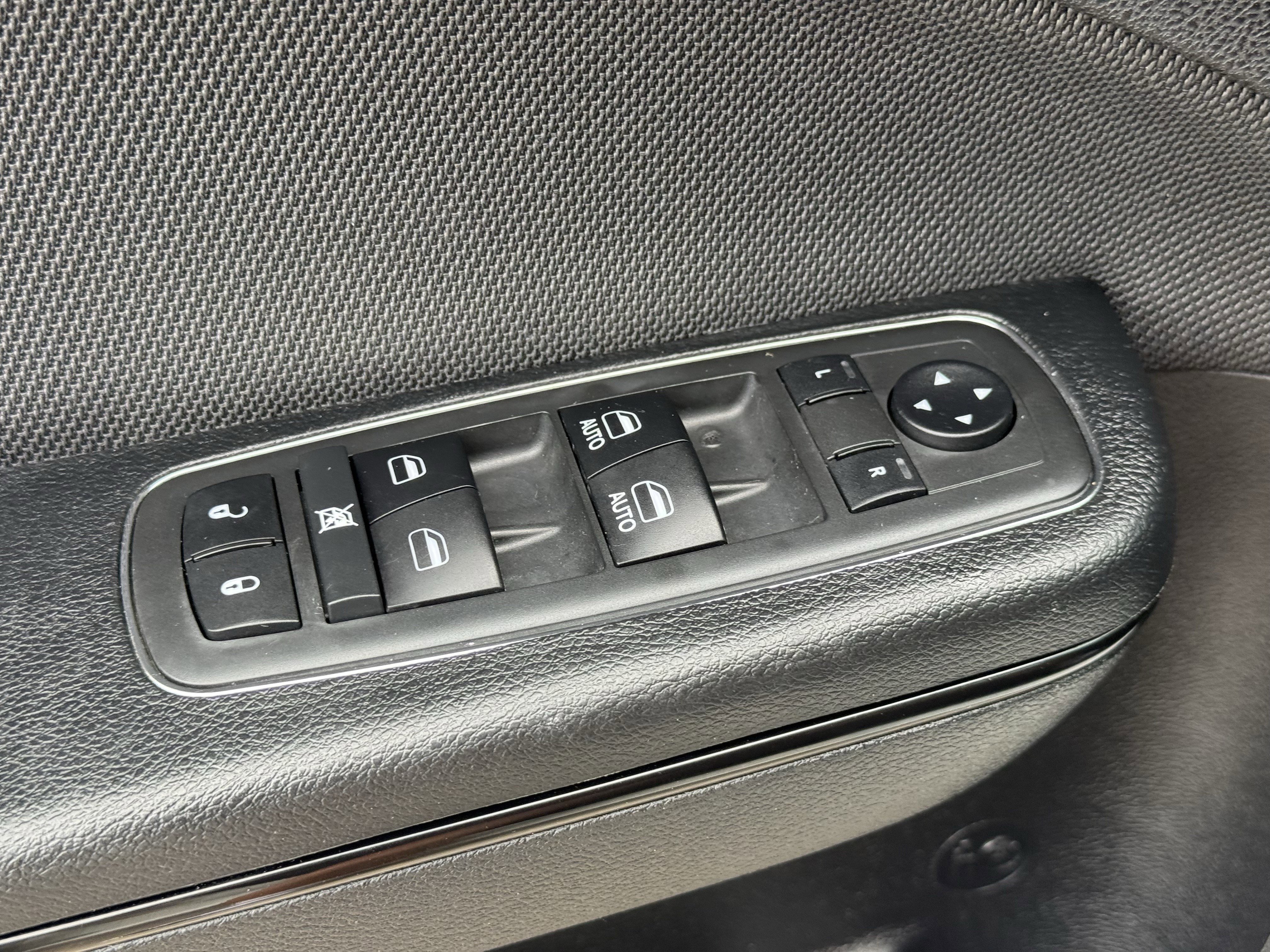 Used 2018 Dodge Charger SXT w/ Blacktop Package image 26