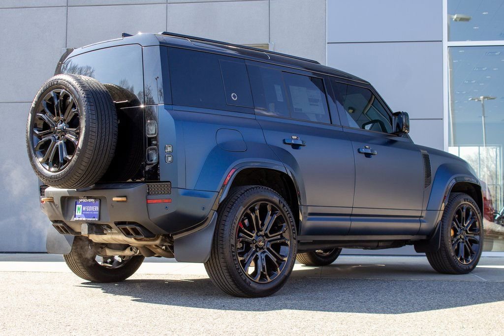 Used 2026 Land Rover Defender 110 image 10