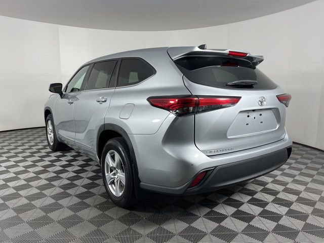 Used 2023 Toyota Highlander L image 7