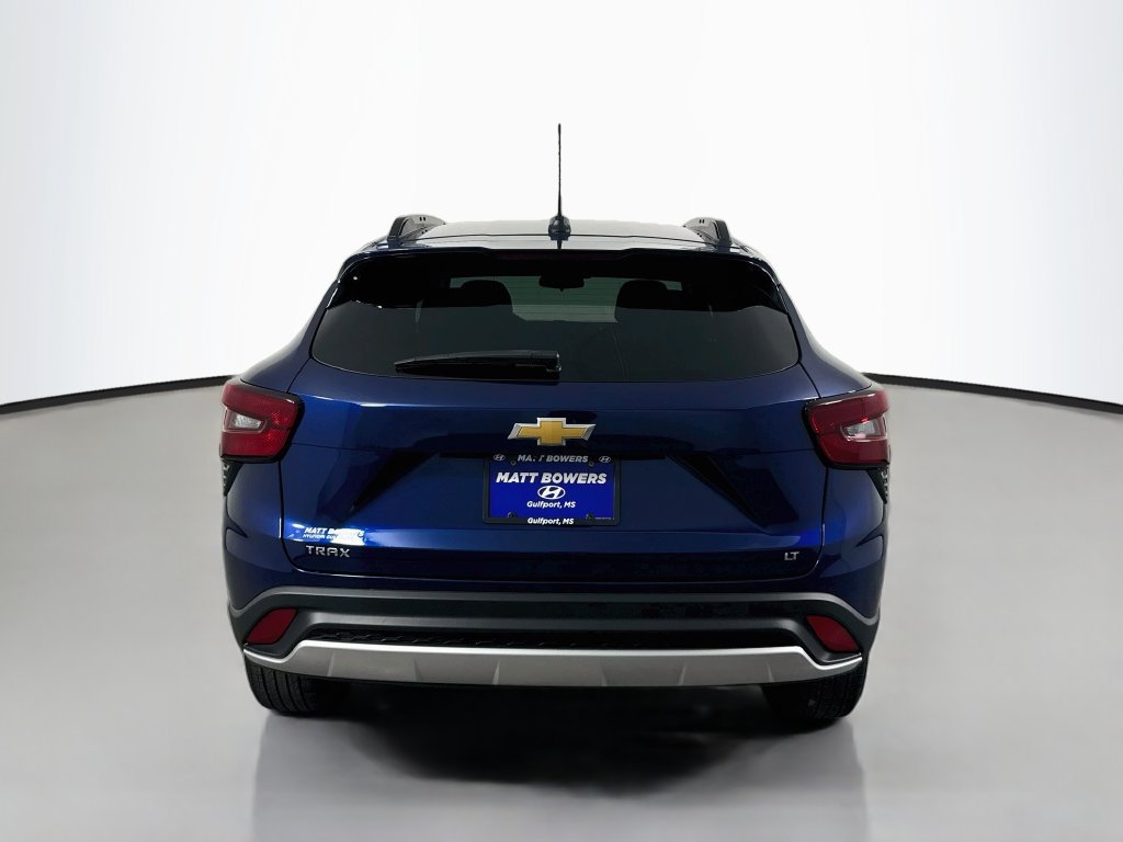 Used 2024 Chevrolet Trax LT w/ LT Convenience Package FWD image 6