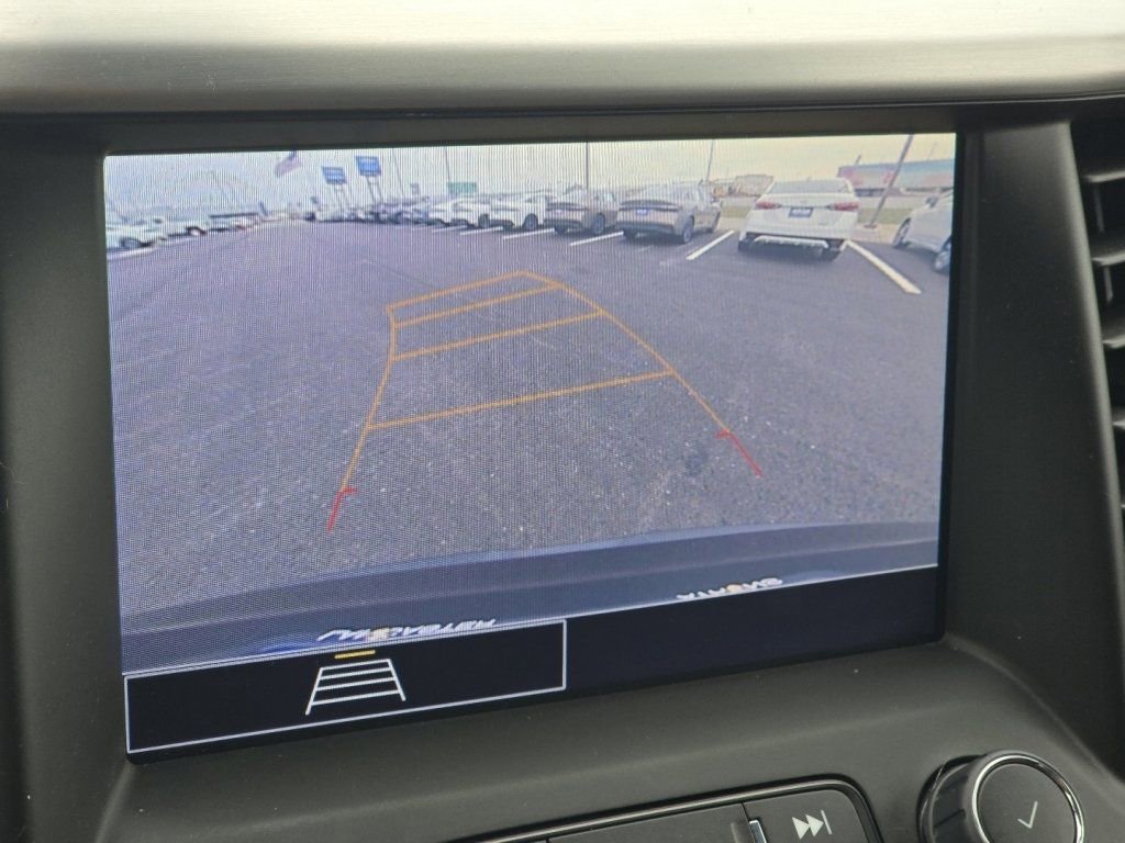 Used 2023 GMC Acadia SLE w/ Driver Convenience Package image 5