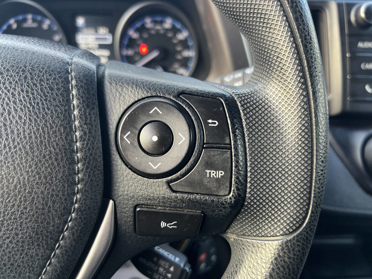 Used 2017 Toyota RAV4 LE image 26