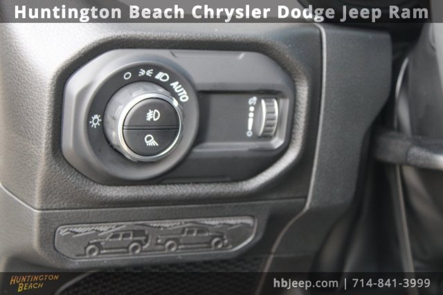 Used 2025 Jeep Gladiator Sport image 19