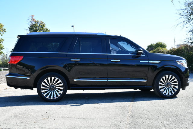 Used 2019 Lincoln Navigator L Reserve AWD/4WD image 8