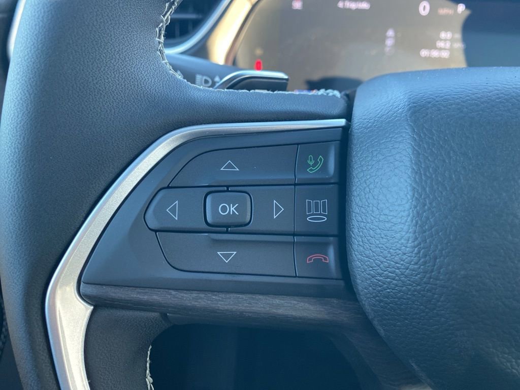 New 2025 Jeep Grand Cherokee L Limited w/ Luxury Tech Group II image 18