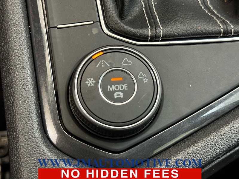 Used 2022 Volkswagen Tiguan SE image 33