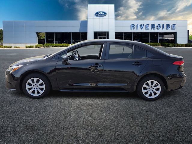 Used 2024 Toyota Corolla LE image 3