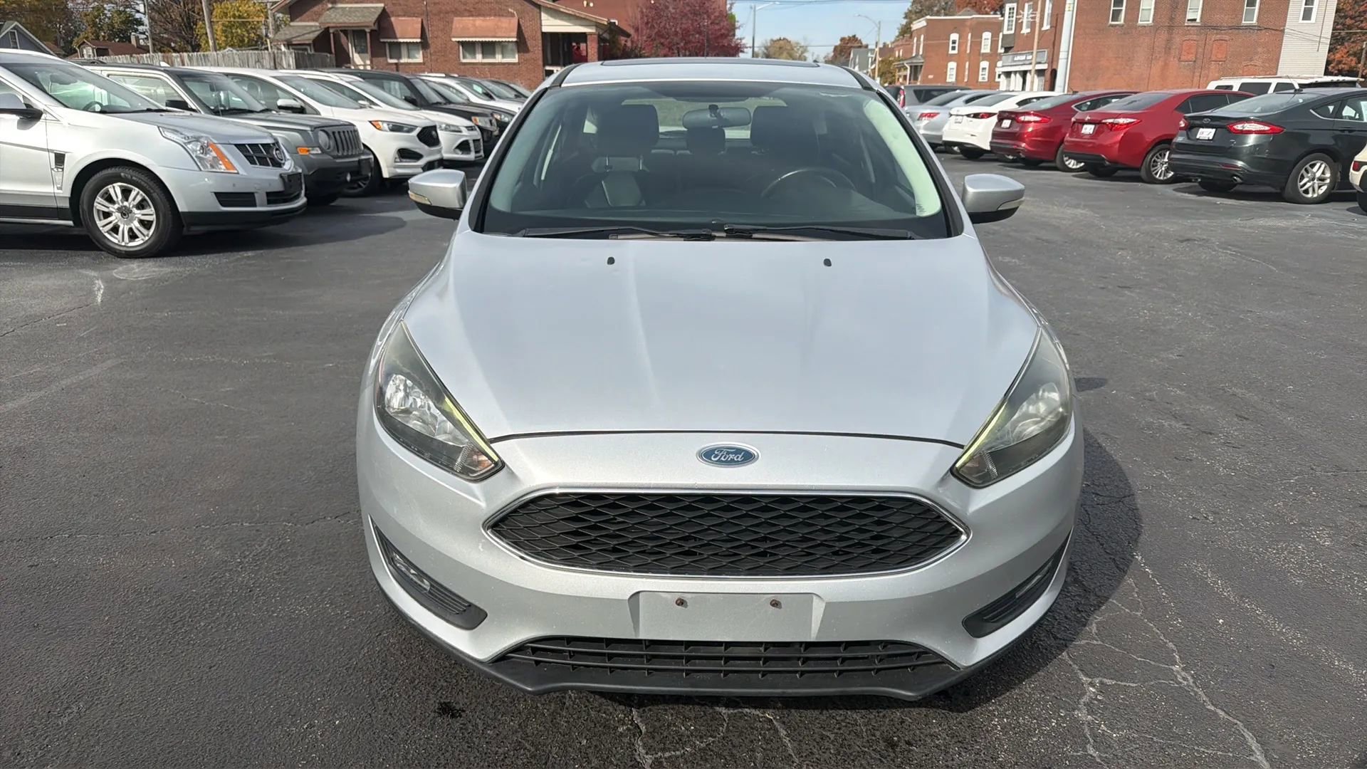 Used 2015 Ford Focus SE w/ Equipment Group 201A image 2