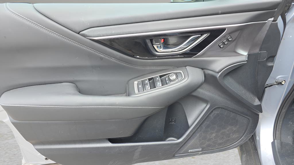 Used 2023 Subaru Outback Limited image 9