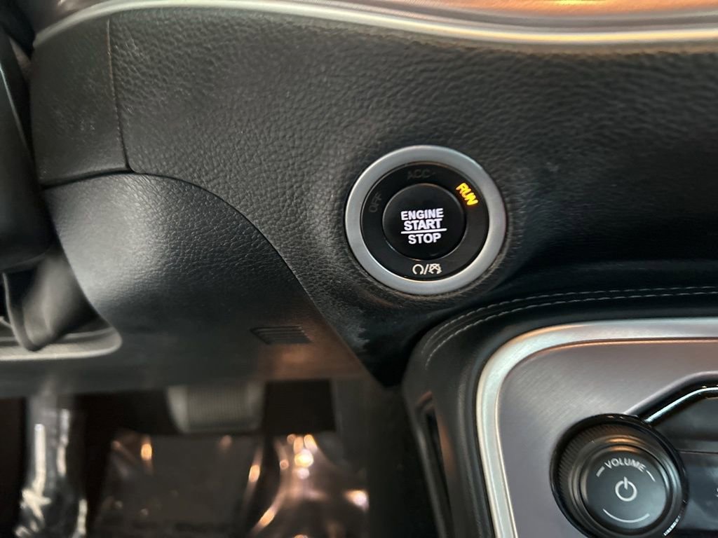 Used 2022 Dodge Challenger GT image 39