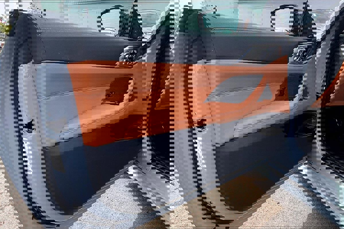 Used 2023 BMW 430i Convertible w/ M Sport Package image 21