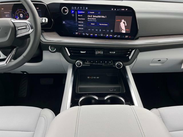 New 2025 Chevrolet Suburban Premier image 16