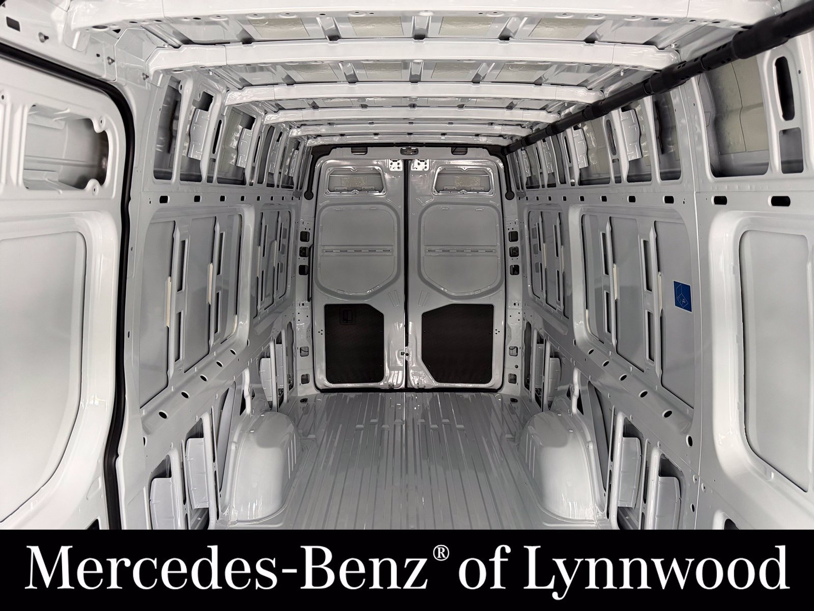 Used 2025 Mercedes-Benz Sprinter 2500 image 19