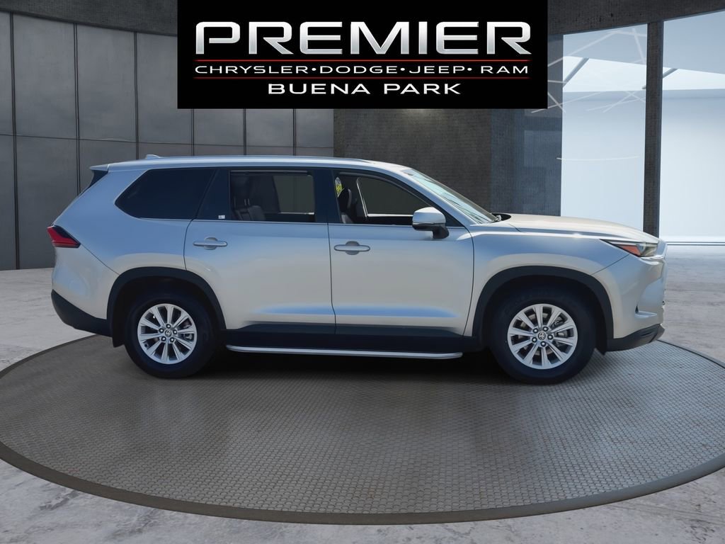 Used 2024 Toyota Grand Highlander XLE image 9