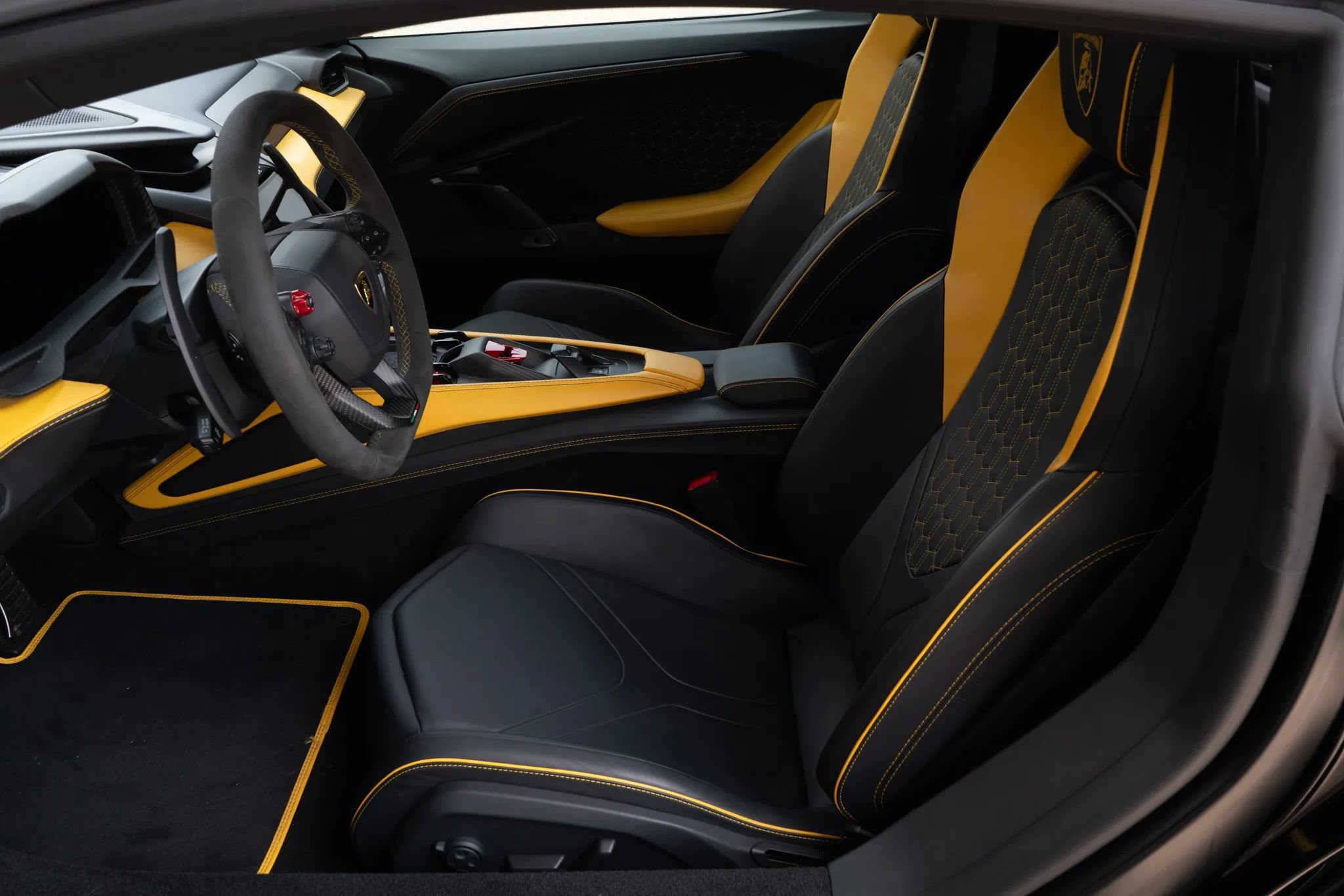 Used 2024 Lamborghini Revuelto AWD/4WD image 14