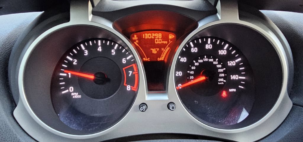 Used 2011 Nissan Juke SV FWD image 16