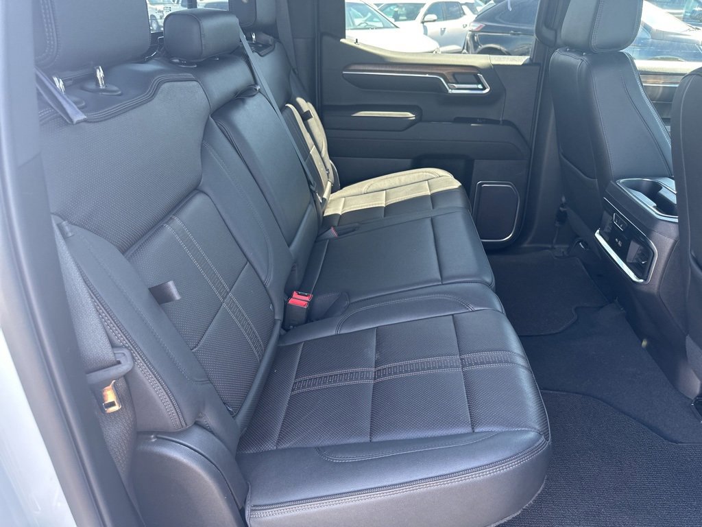 Used 2023 Chevrolet Silverado 1500 High Country w/ Technology Package image 30