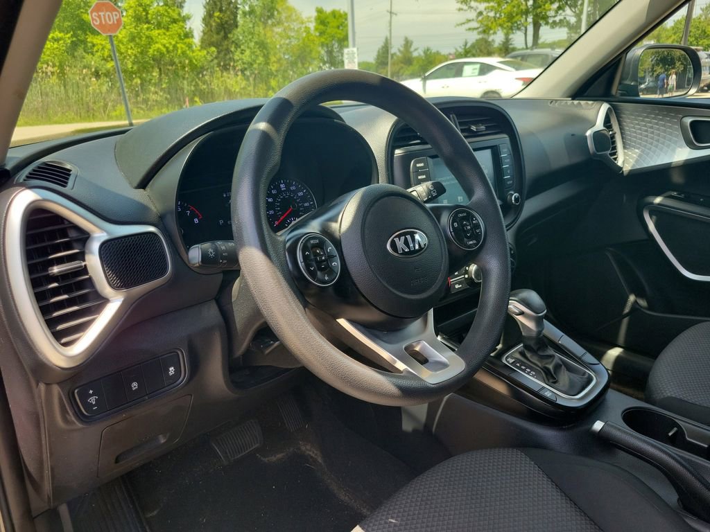 Used 2020 Kia Soul LX FWD image 11
