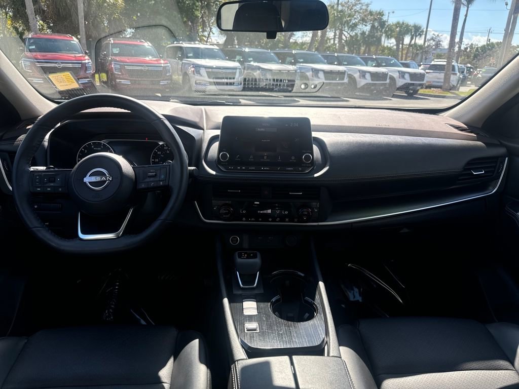 Used 2023 Nissan Rogue SV w/ SV Premium B Package image 13