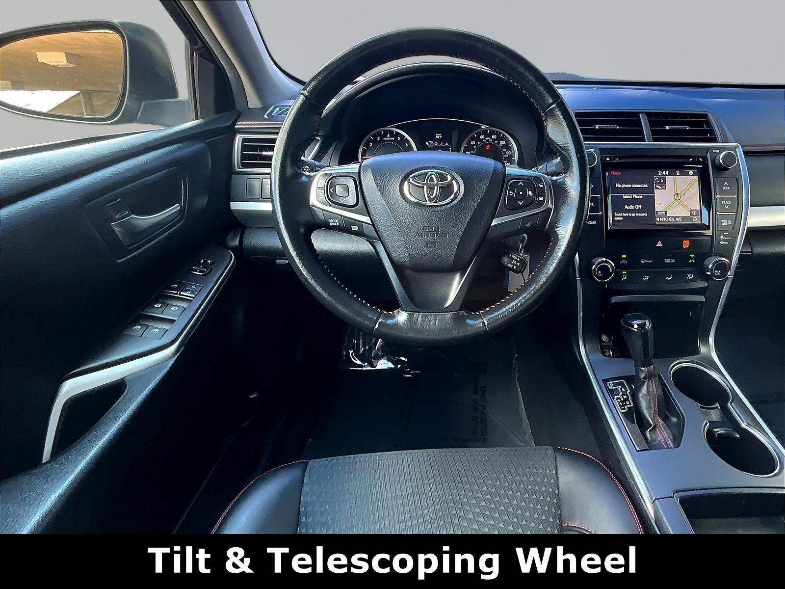Used 2015 Toyota Camry SE w/ Moonroof Package FWD image 8