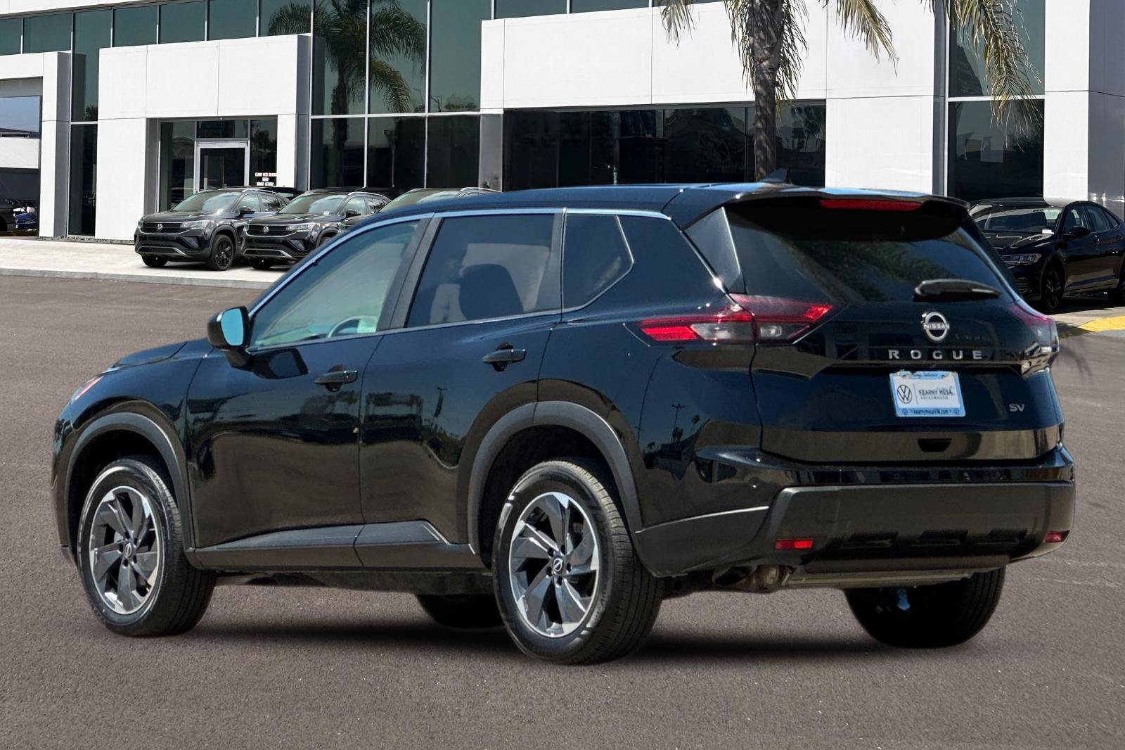 Used 2024 Nissan Rogue SV FWD image 5