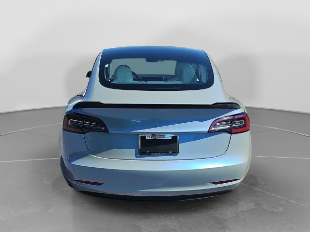 Used 2022 Tesla Model 3 Long Range AWD/4WD image 5
