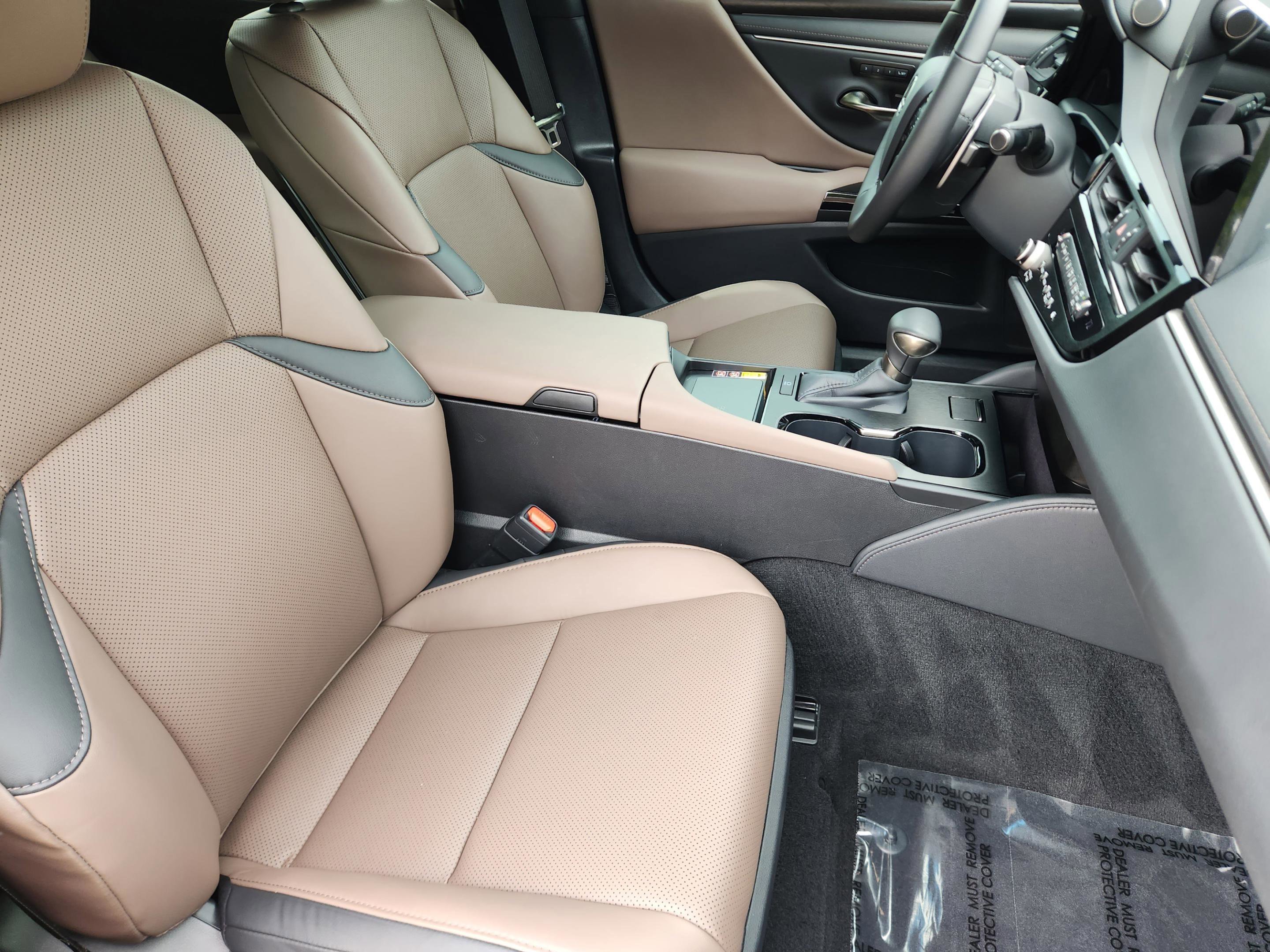 Used 2025 Lexus ES 350 w/ Premium Package FWD image 6