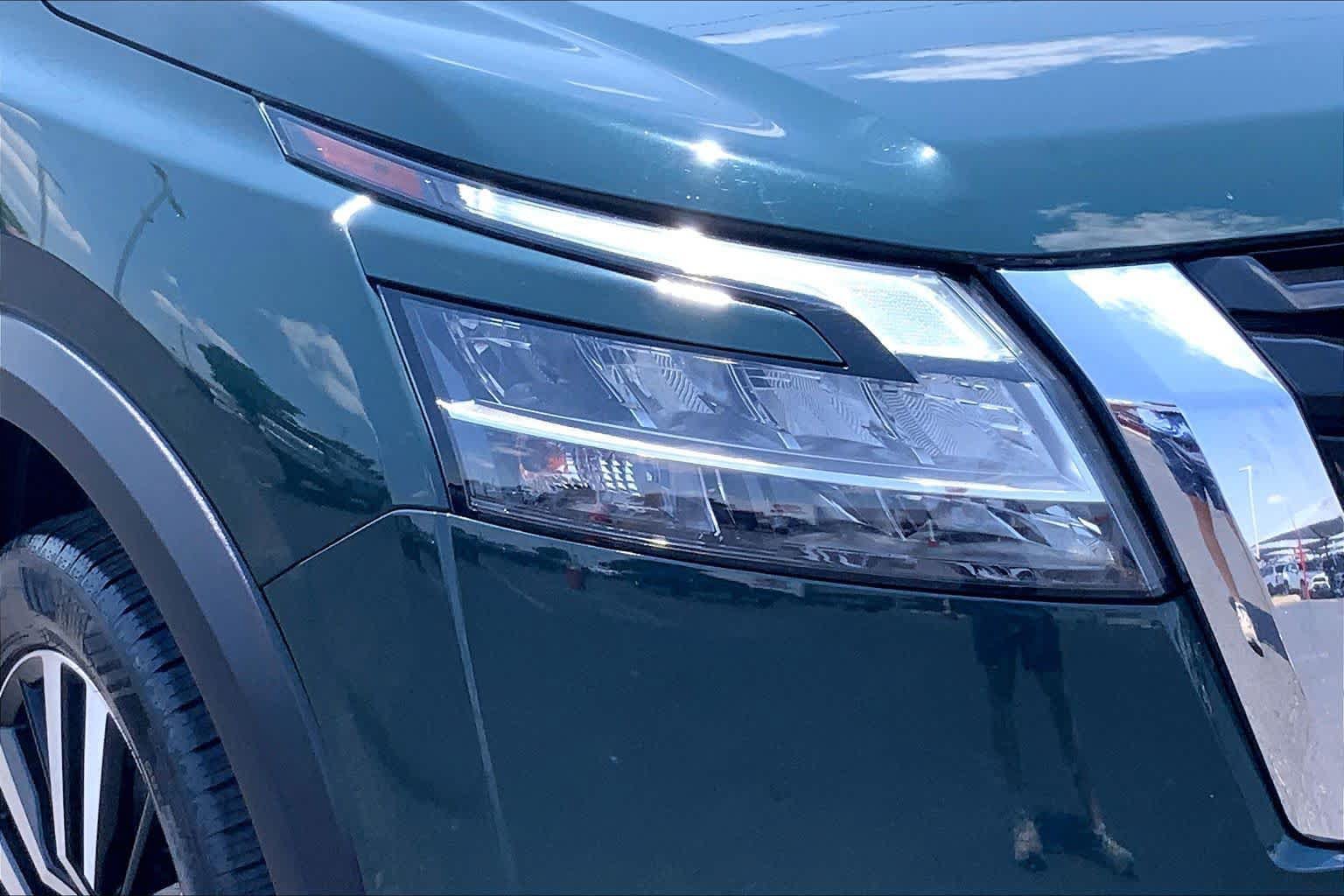 Used 2023 Nissan Pathfinder Platinum FWD image 28