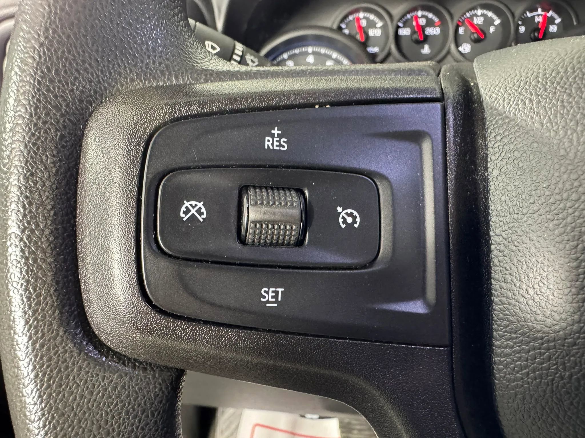 Used 2021 Chevrolet Silverado 1500 Custom Trail Boss AWD/4WD image 15