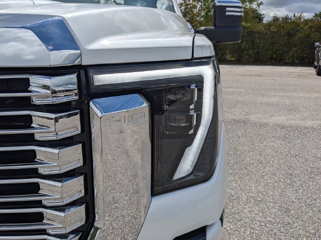 Used 2024 GMC Sierra 2500 Denali w/ Denali Reserve Package AWD/4WD image 10