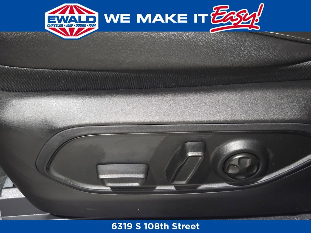 New 2026 Jeep Grand Cherokee Altitude image 28