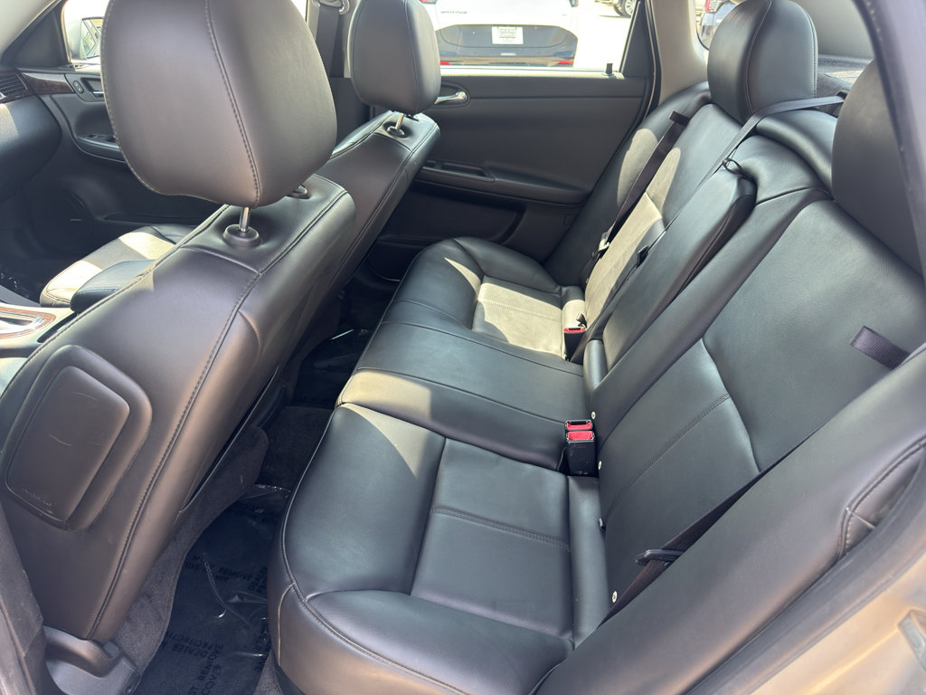 Used 2012 Chevrolet Impala LTZ FWD image 12