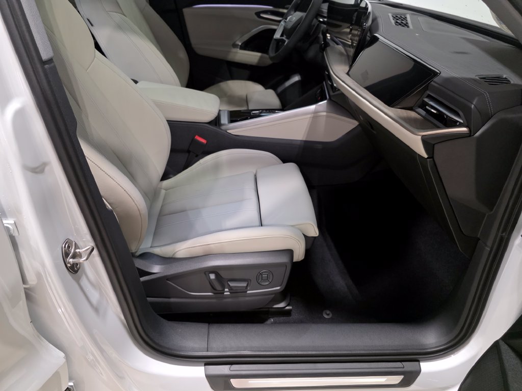 New 2026 Audi Q5 Premium Plus AWD/4WD image 14