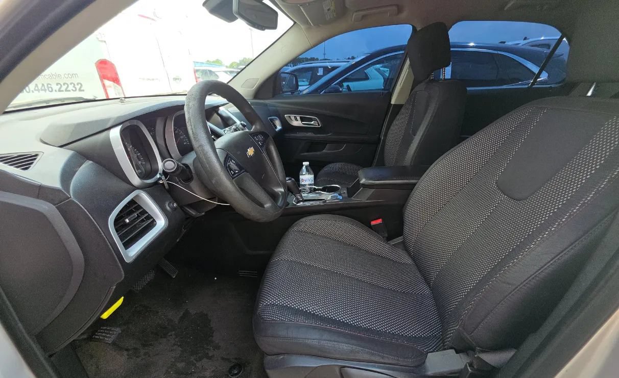 Used 2017 Chevrolet Equinox LS FWD image 6