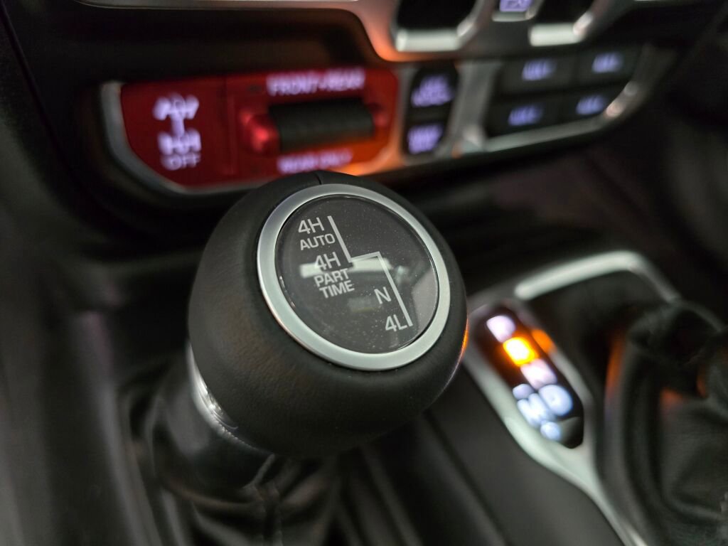 New 2025 Jeep Wrangler Unlimited Rubicon 392 image 25