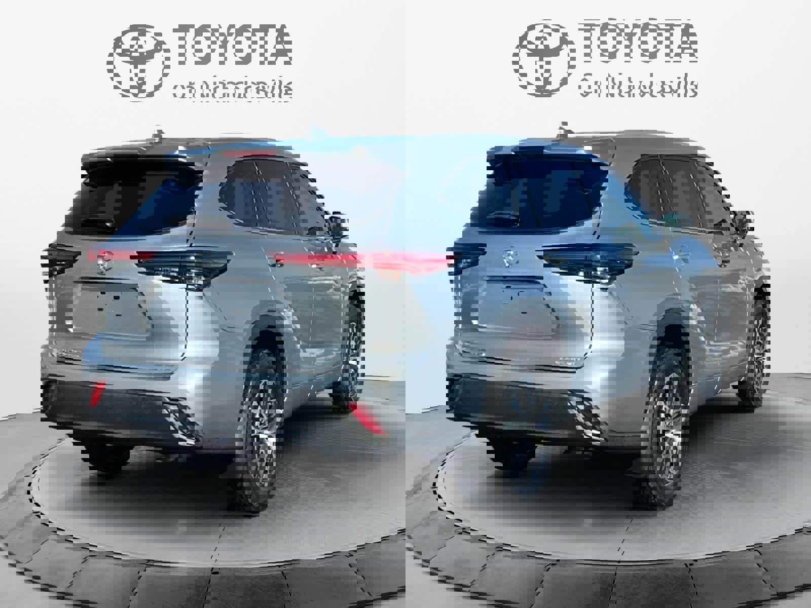 Used 2022 Toyota Highlander XLE image 6