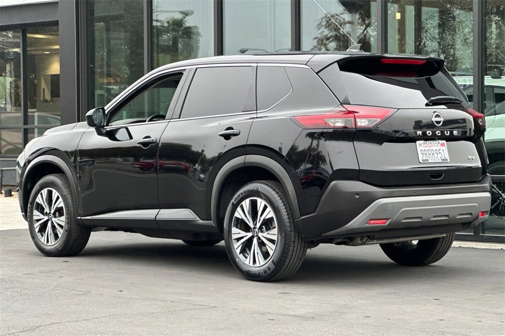 Used 2023 Nissan Rogue SV image 8