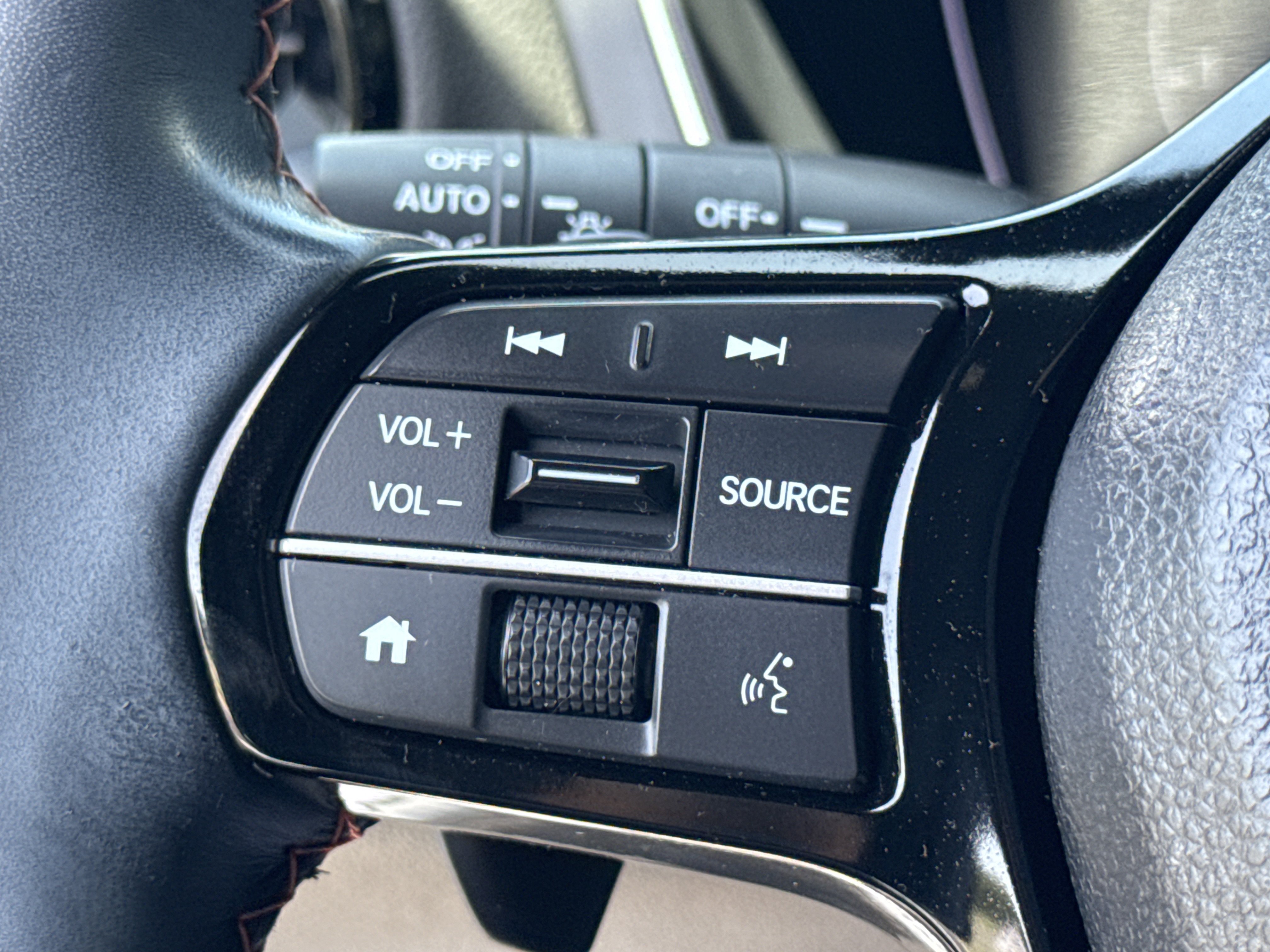 Certified 2025 Honda Pilot Sport image 35