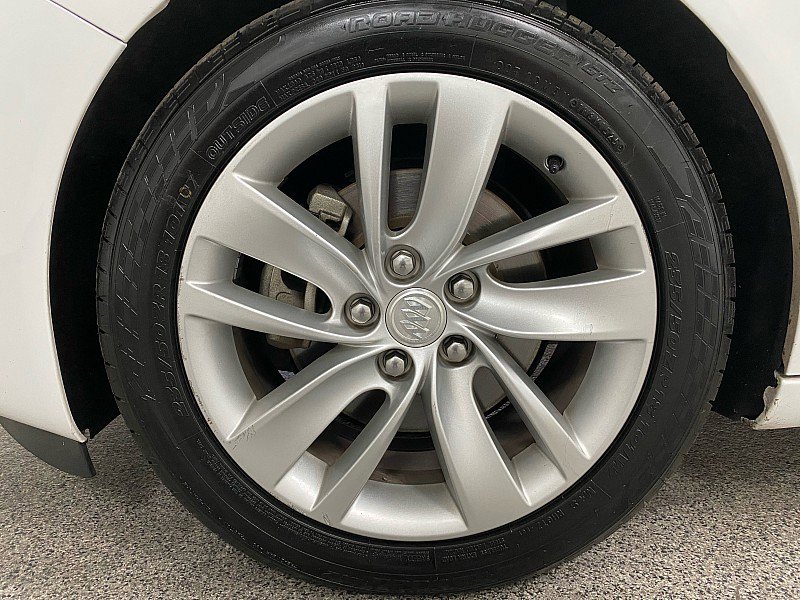 Used 2016 Buick Regal Premium w/ Driver Confidence Package #2 image 23