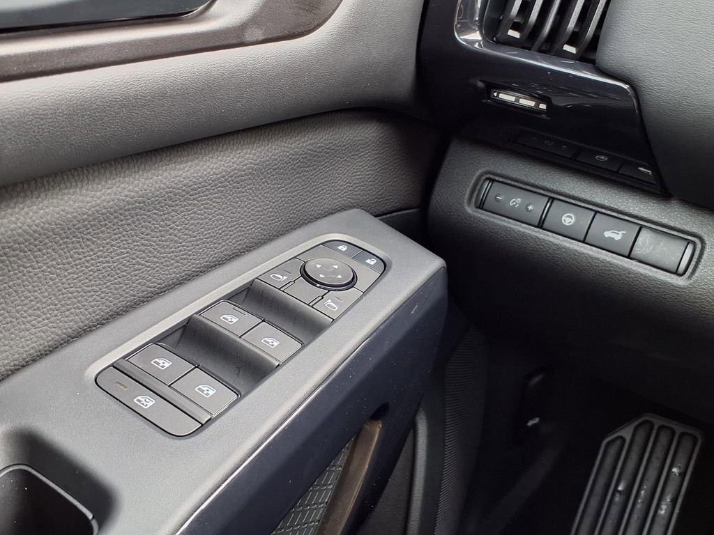 New 2026 Nissan Pathfinder SV w/ Cargo Package image 23