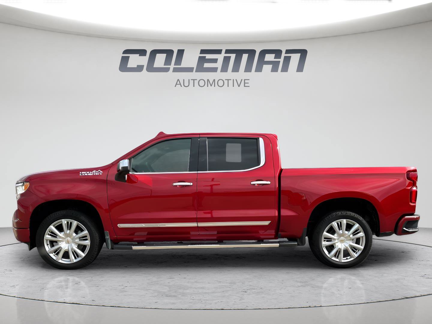 Used 2024 Chevrolet Silverado 1500 High Country w/ High Country Premium Package image 2