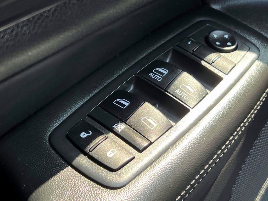 Certified 2019 Jeep Grand Cherokee Altitude image 16