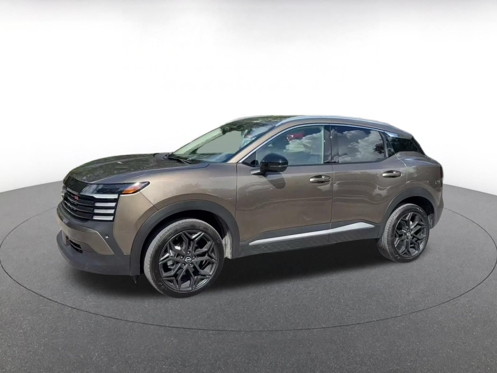 Used 2026 Nissan Kicks SR FWD image 7