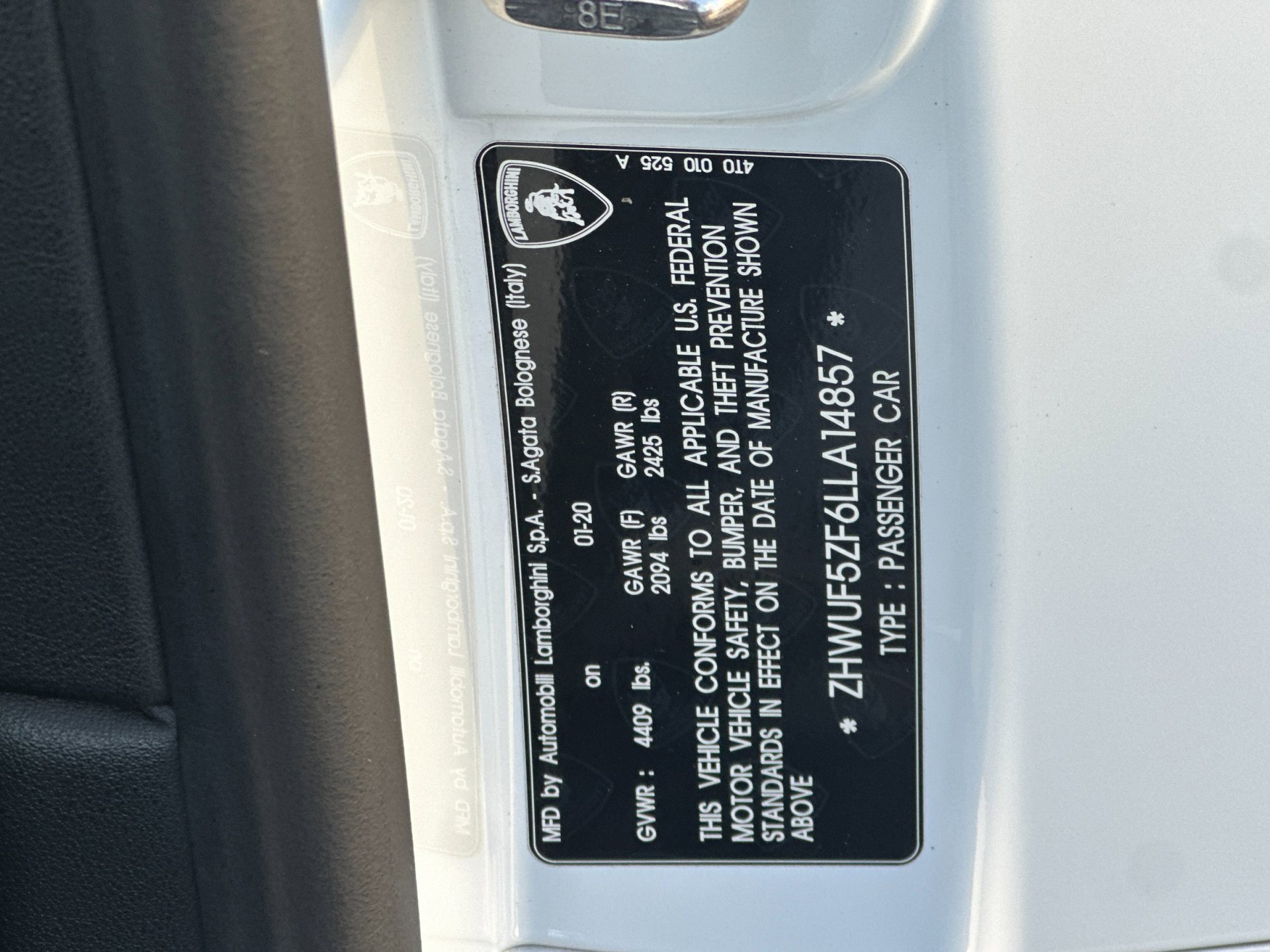 Used 2020 Lamborghini Huracan EVO image 32