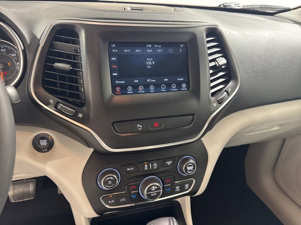 Used 2020 Jeep Cherokee Latitude Plus w/ Comfort/Convenience Group image 14