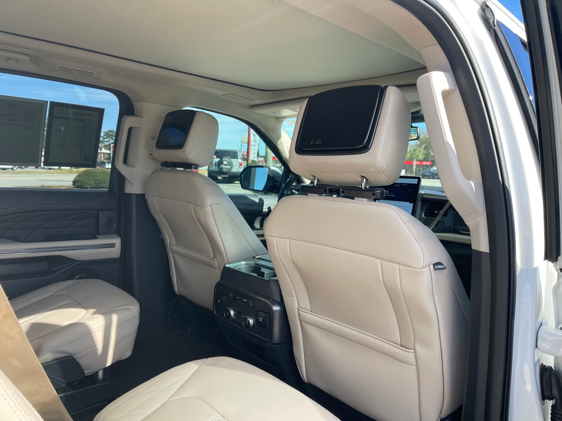 Used 2023 Ford Expedition Max Platinum image 26