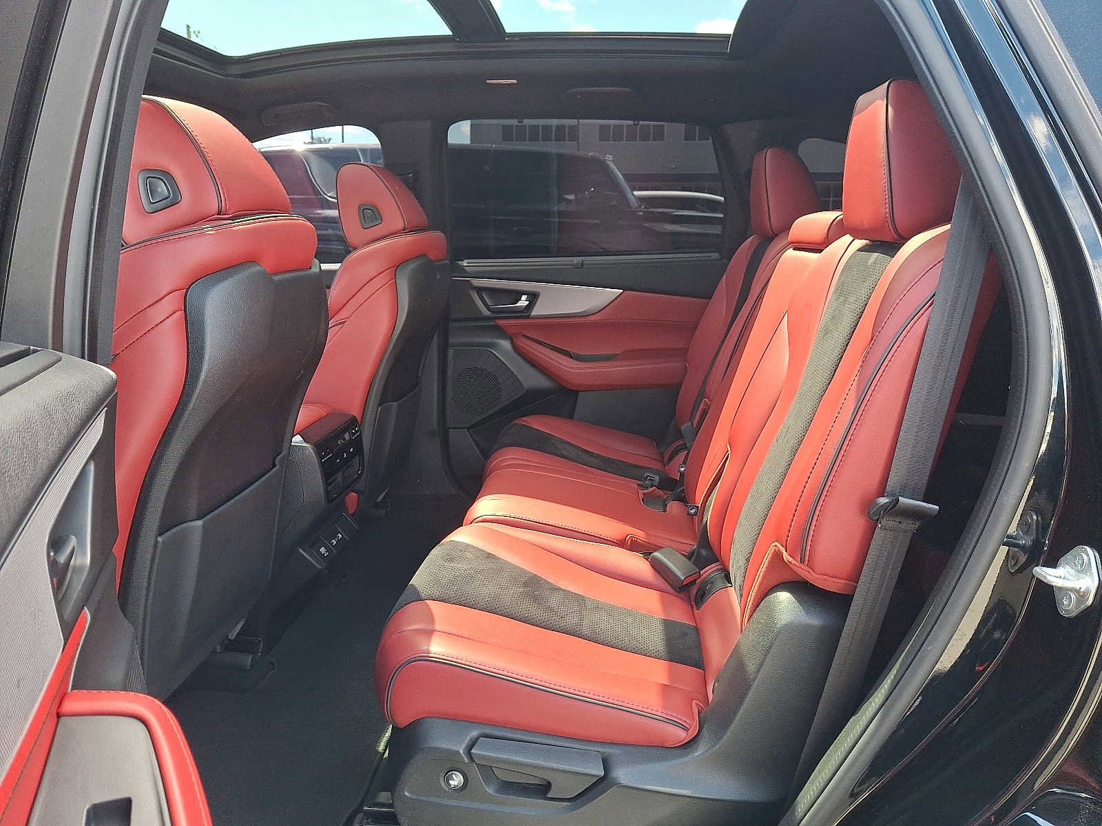 Used 2023 Acura MDX A-Spec image 11